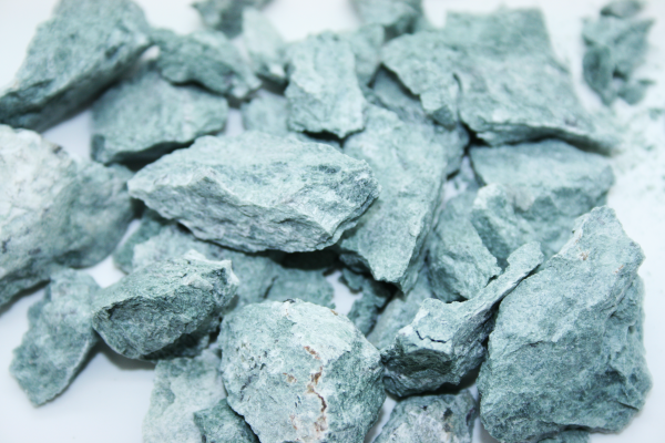 Zierkies "Verde Alpi" - ital. Naturmarmor für ca. 2m² Zierkies "Verde Alpi" - ital. Naturmarmor für ca. 2m²